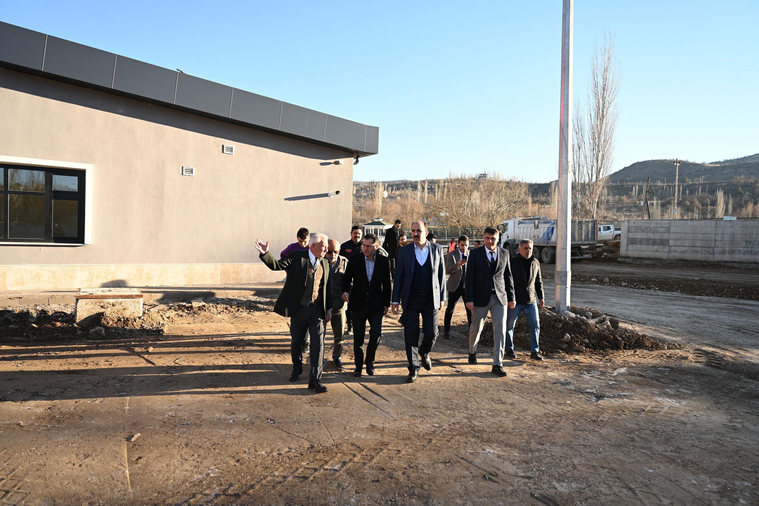 Başkan Altay Bozkır'a kazandırılan otogar binasını inceledi