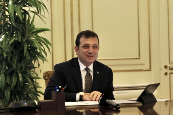 İmamoğlu: “Otobüs ile metro seferlerimizi sabaha kadar uzattık ve artırdık”
