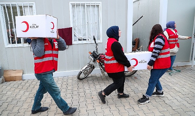 Kızılay'dan 1.2 milyon depremzedeye kış yardımı