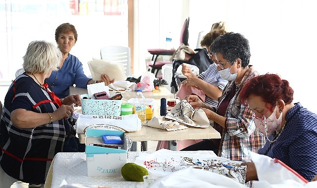 Başkan Sandal, “Güçlü kadın, güçlü Bayraklı"