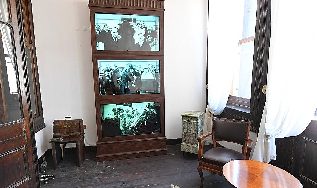 Cumhuriyet'in kuruluşuna tanıklık eden eserler hikâyeleriyle büyülüyor