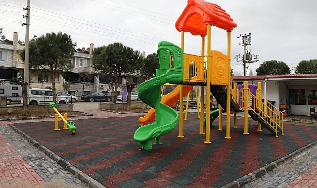 Edremit'te parklar ve yeşil alanlar çoğalıyor