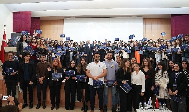 Öğrenciler Ege'nin bilim ikliminden en verimli şekilde faydalanıyor