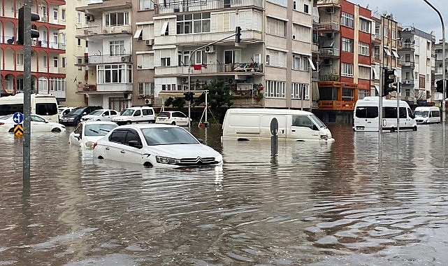 Başkan Böcek “1450 personel ve 290 araçla sahadayız" “Var gücümüzle çalışıyoruz"