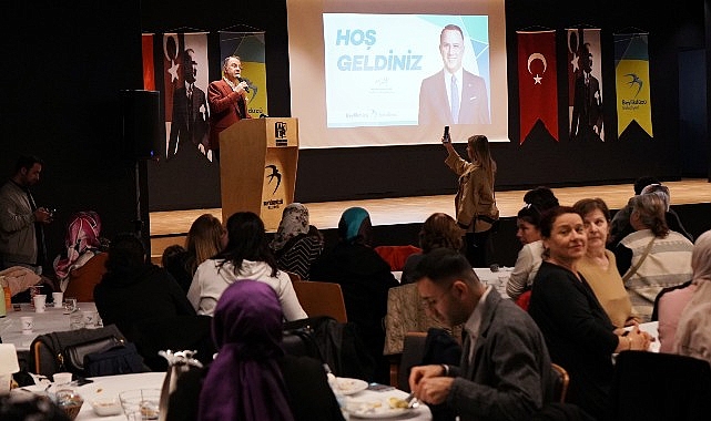 Beylikdüzü Belediye Başkanı Mehmet Murat Çalık, Kadın ve Aile Hizmetleri Müdürlüğü tarafından düzenlenen kahvaltıda ailelerle buluştu