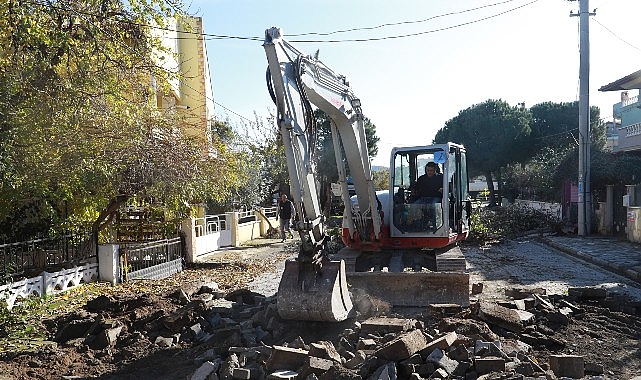 Burhaniye'de Yollar 5 Yıldır İlmek İlmek Örülüyor
