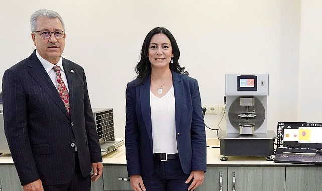 Egeli akademisyenlerin geliştirdikleri “Kumaş Dalama Ölçüm Cihazı" ABD'den patent tescili aldı