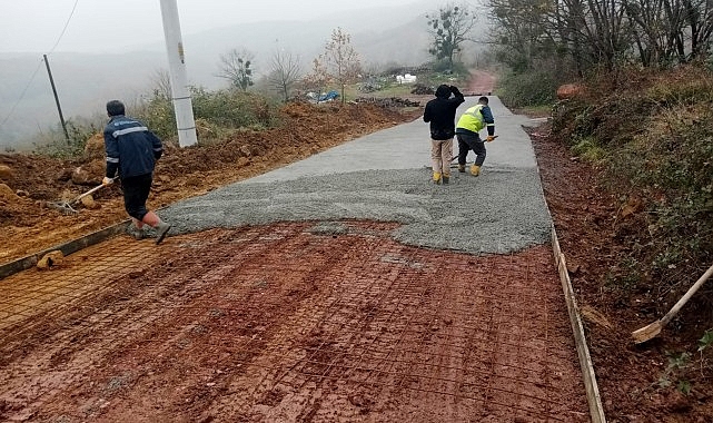 Kartepe Belediyesi Fen İşleri Müdürlüğü'ne bağlı ekipler ilçe genelinde üst yapı çalışmalarına aralıksız devam ediyor