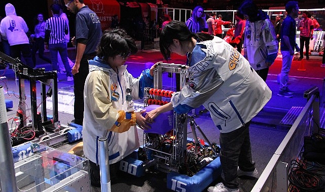 Robotlar “Show" Dünyasına da Girdi!