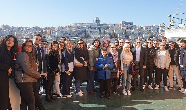Şehir Hatları Gençleri İstanbul Boğazı'yla Buluşturdu