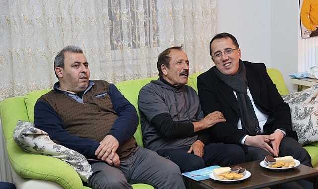 AK Parti Nevşehir Belediye Başkan Adayı Dr. Mehmet Savran, “Nevşehir kaosa, hayali düşmanlarla mücadele ediyormuş gibi görünen cambazlara teslim edilemeyecek kadar kıymetli bir şehir." dedi