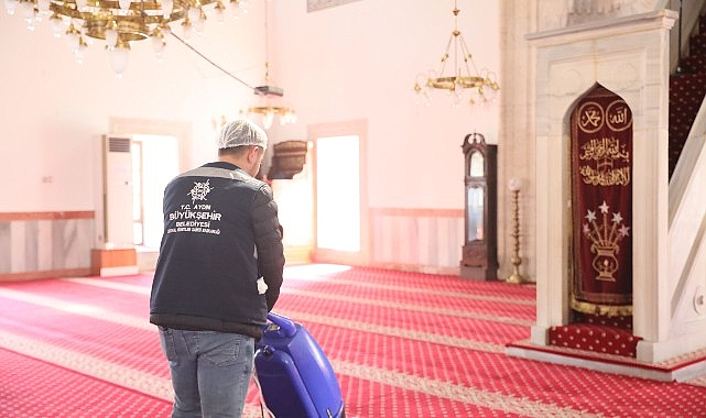 Aydın Büyükşehir Belediyesi Camileri Tertemiz Yapıyor
