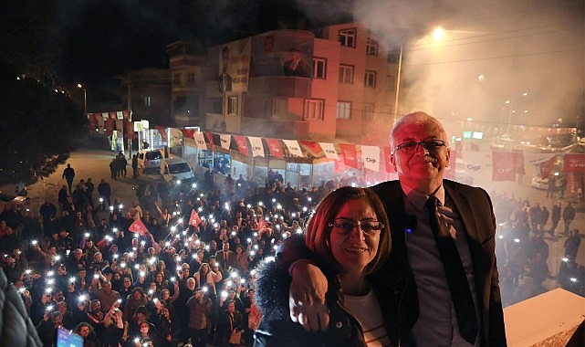 Başkan Deveciler, Bahçelievler Mahallesi'nde Coşkulu Bir Kalabalıkla Buluştu