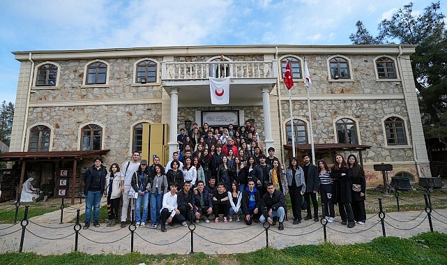 Gaziemirli gençler Çanakkale'de tarihin izini sürdü