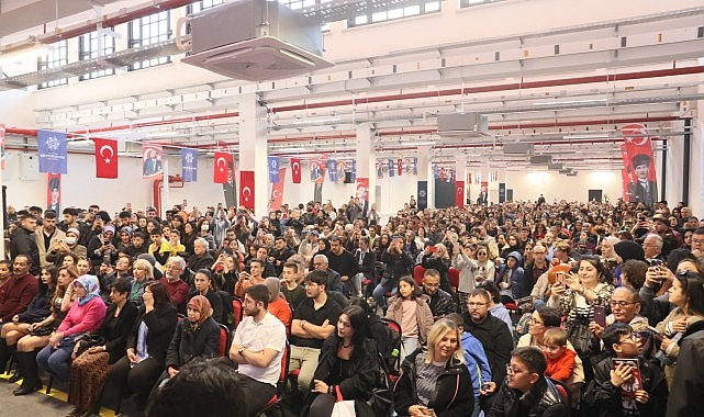 Geçtiğimiz günlerde Aydın Büyükşehir Belediye Başkanı Özlem Çerçioğlu tarafından açılışı yapılan Fuar Aydın'da hem Edebiyat Günleri hem de Ramazan Etkinlikleri devam ediyor