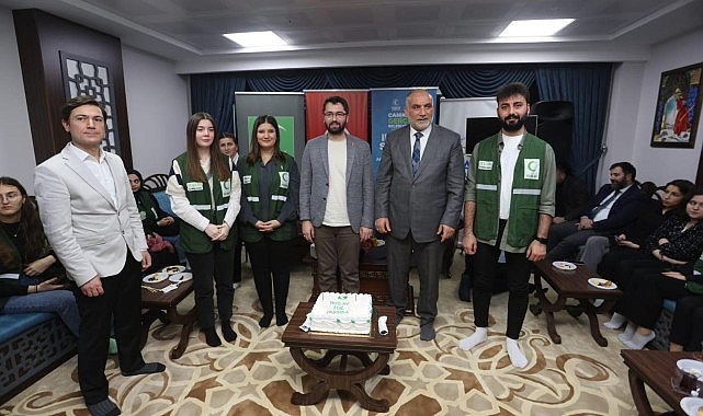 Gençlerden Başkan Sandıkçı'ya Büyük Sevgi