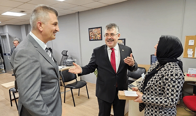 Gölcük'te Kadınlar Günü Törenle Kutlandı