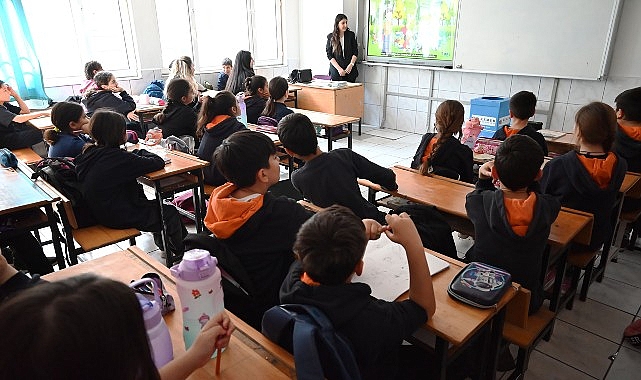 Kemer Belediyesi'nden okullarda 'Sıfır Atık' eğitimi