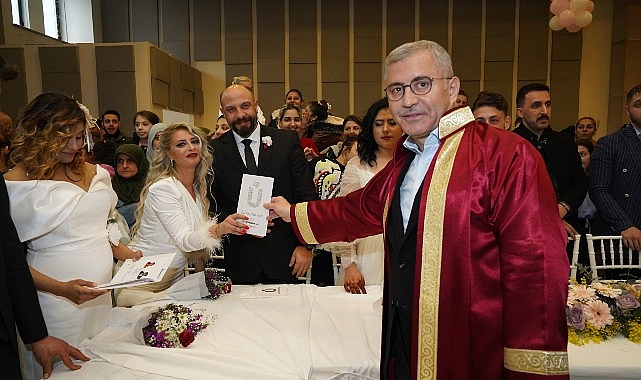 Üsküdar'da Roman Düğünü Coşkusu