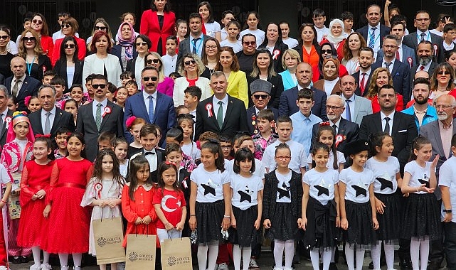 23 Nisan Ulusal Egemenlik ve Çocuk Bayramı'nın 104. yıl dönümü Gölcük'te coşku ile kutlandı.