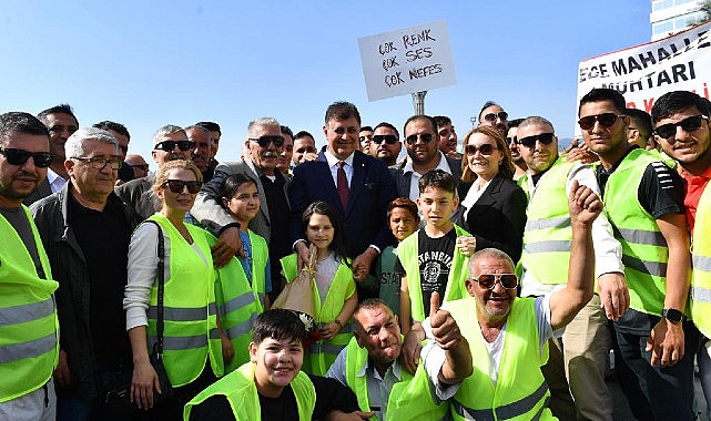 Başkan Tugay Dünya Romanlar Günü'nde konuştu: “Mücadelenizde yalnız değilsiniz"