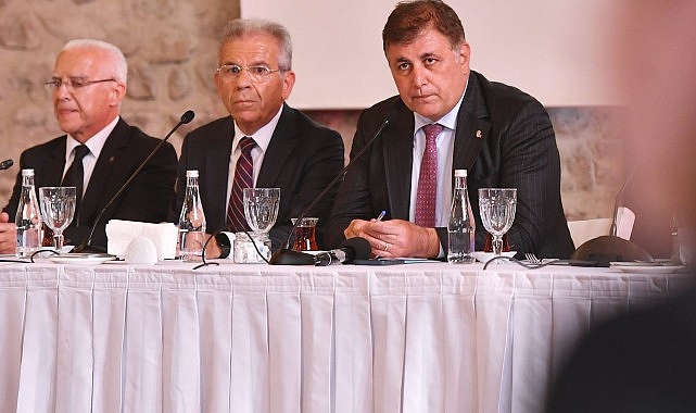 Başkan Tugay yeni dönemin ilk İEKKK toplantısında yol haritasını anlattı “İzmir'in kalkınması için çalışacağız"
