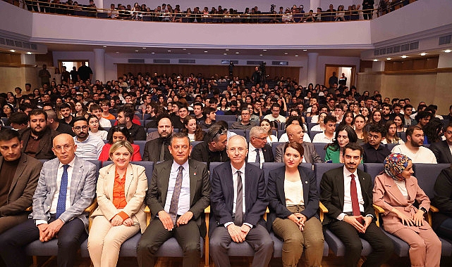 CHP Genel Başkanı Özgür Özel ve Çankaya Belediye Başkanı Hüseyin Can Güner Bilkent Üniversitesi Sosyal Demokrasi Topluluğu'nun düzenlediği Gençlik Buluşması'na katıldı