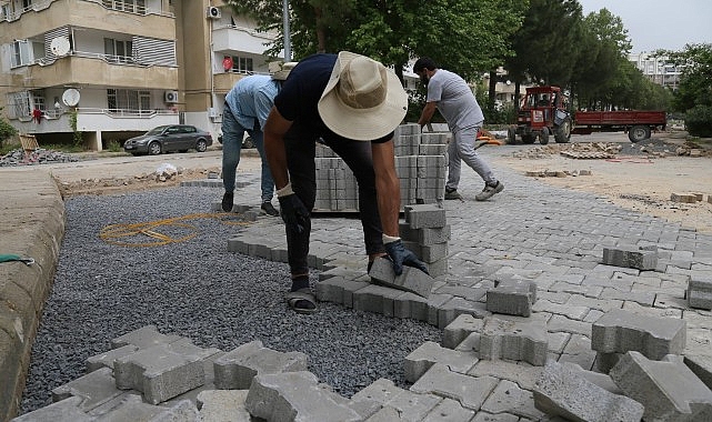 Edremit'te bozuk yollar düzeltiliyor