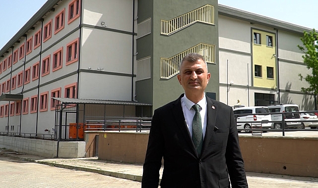 Gölcük Koray Aydın Parkı mevkiinde bulunan atıl haldeki kalıcı iş merkezi, Gölcük Belediyesi'nin girişimleri sonucunda eğitim yuvasına dönüştü