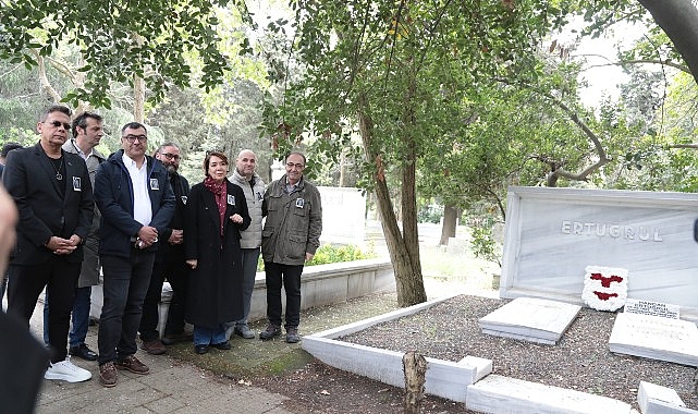 İstanbul Büyükşehir Belediyesi Şehir Tiyatroları, kurucusu, oyuncu, yazar, çevirmen, tiyatro ve sinema yönetmeni Muhsin Ertuğrul'u, ölümünün 45. yıl dönümünde kabri başında andı