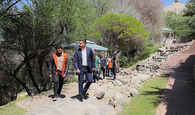 Nevşehir Belediye Başkanı Rasim Arı, belediye ekipleri tarafından Fatih Sultan Mehmet Mahallesi'nde gerçekleştirilen temizlik, bakım ve onarım çalışmalarını inceledi