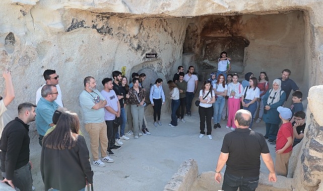 Nevşehir Hacı Bektaş Veli Üniversitesi (NEVÜ) Turizm Fakültesi öğrencileri, Kayaşehir ve Meryem Ana Kilisesi'ni gezdi