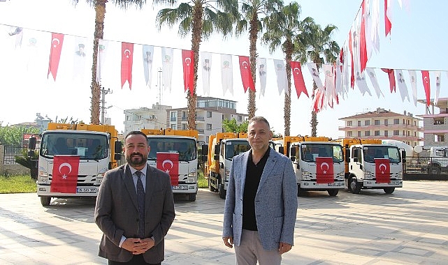 Ödemiş Belediyesi'nin temizlik filosuna 5 yeni araç eklendi