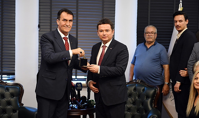 Osmangazi Belediyesi'nde devir teslim gerçekleşti