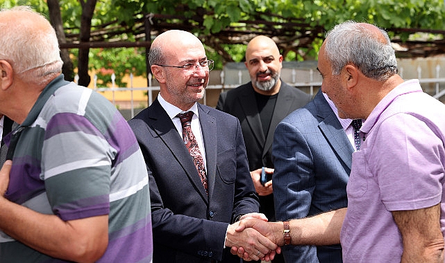 Selçuklu Belediye Başkanı Ahmet Pekyatırmacı, Cuma buluşmaları kapsamında Binkonutlar Mahallesi'nde vatandaşlarla bir araya geldi