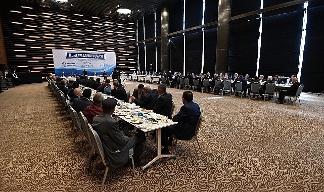 Selçuklu Belediye Başkanı Ahmet Pekyatırmacı,Selçuklu'da 31 Mart Yerel Seçimleri sonrasında göreve gelen muhtarlarla istişare ve tanışma toplantısında bir araya geldi