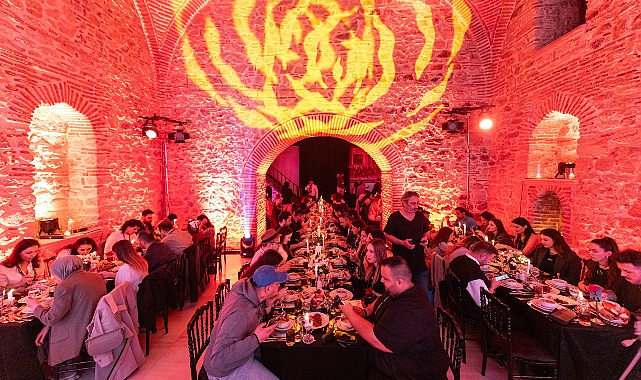 TikTok Türkiye'den 600 yıllık tarihi binada iftar yemeği