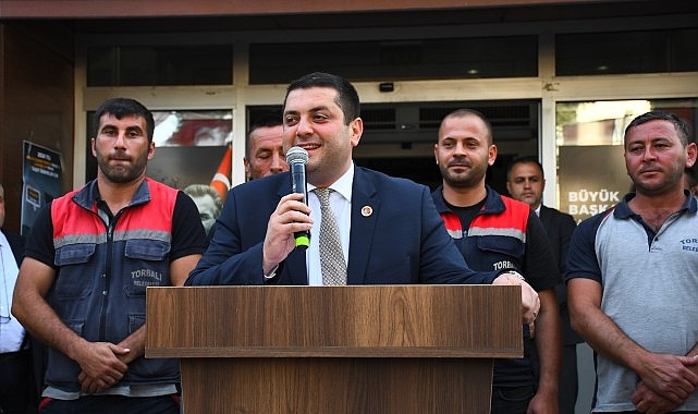 Torbalı Belediyesi 1 Mayıs'ı halaylarla kutladı