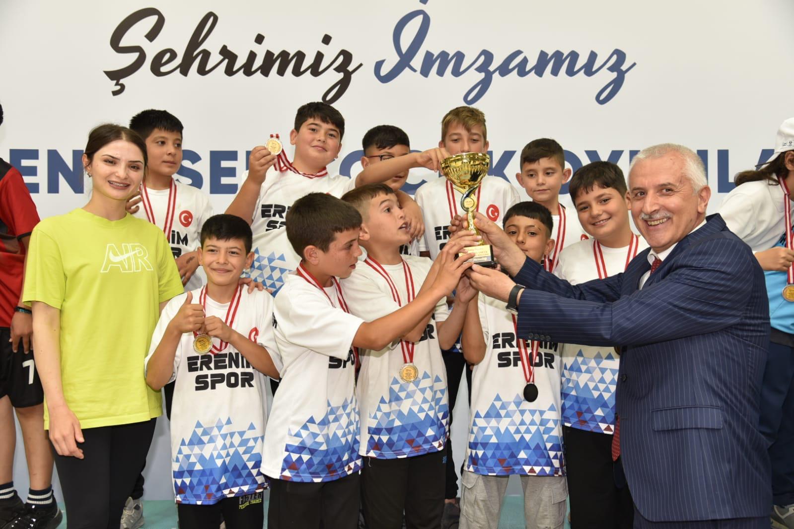 Geleneksel Çocuk Oyunları’nın il finalinde ödüller sahiplerini buldu