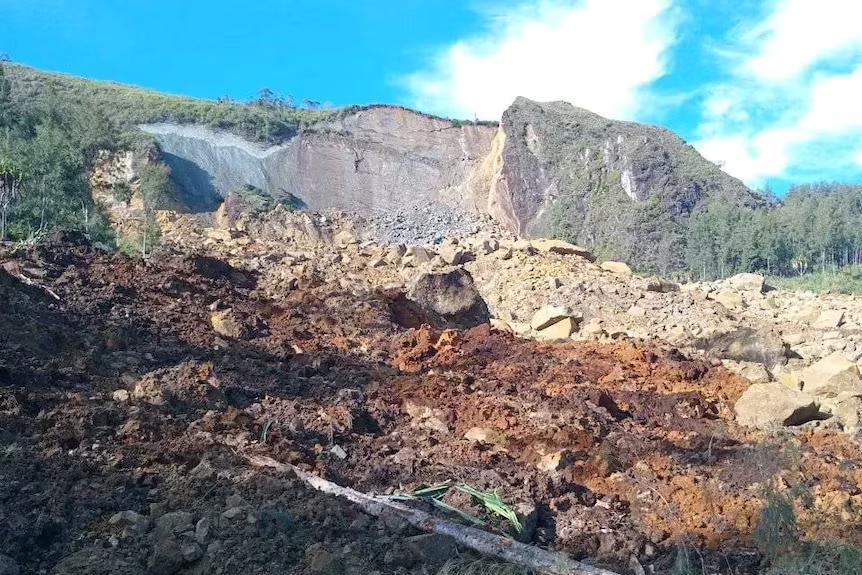 Papua Yeni Gine'de büyük heyelan, en az 100 kişi yaşamını yitirdi