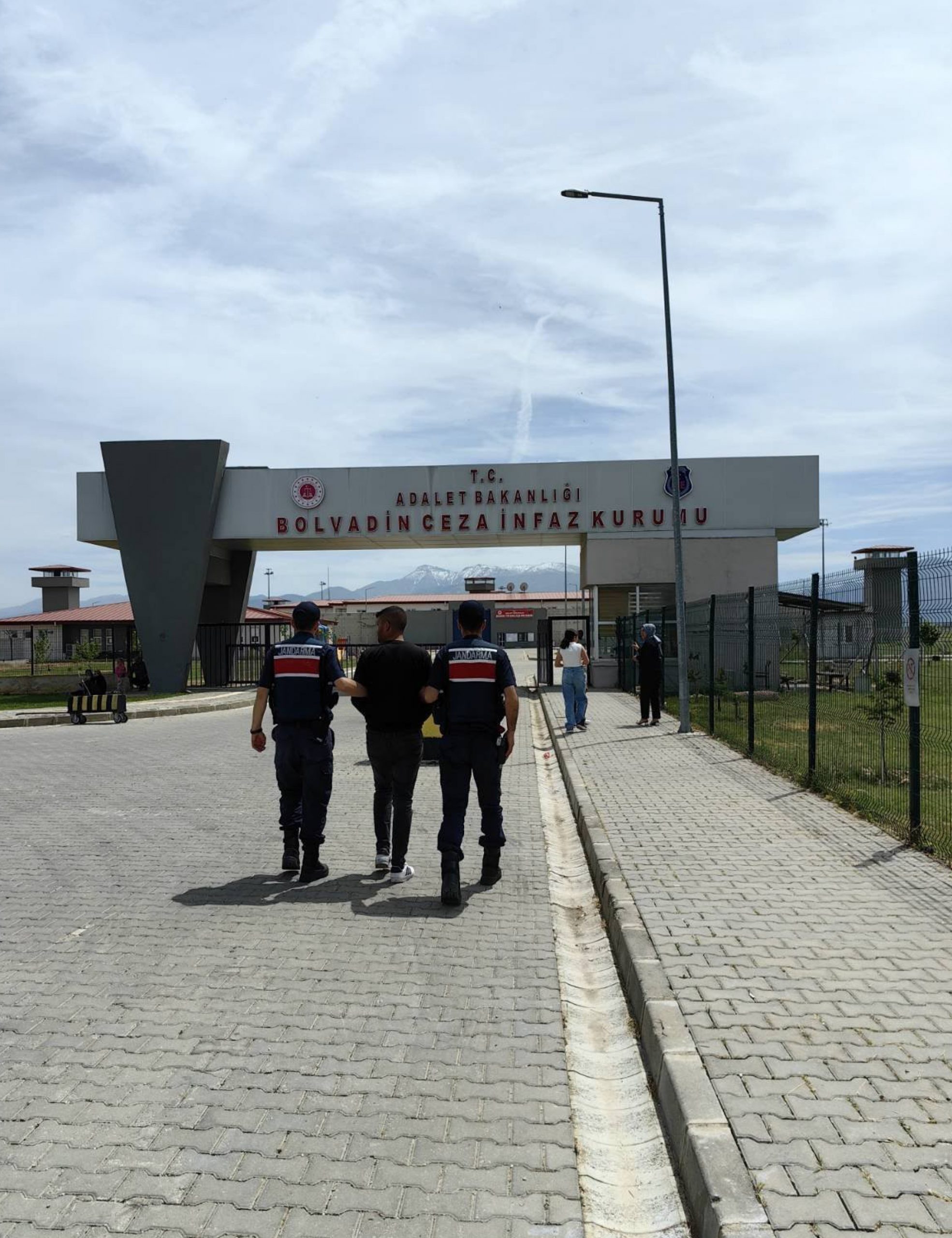 15 Yıl 11 Ay 20 Gün Kesinleşmiş Hapis Cezası Bulunan Şahıs Afyon'da Yakalandı