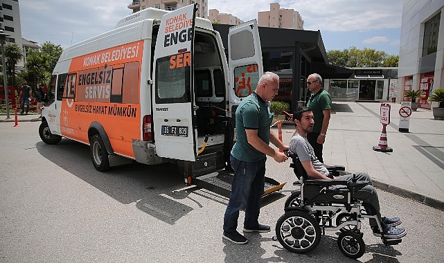 Konak'tan hayatı kolaylaştıran hizmet: Engelsiz Servis