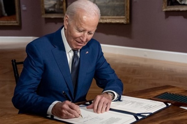 Biden, Meksika'nın ilk kadın lideri seçilen Sheinbaum ile görüştü