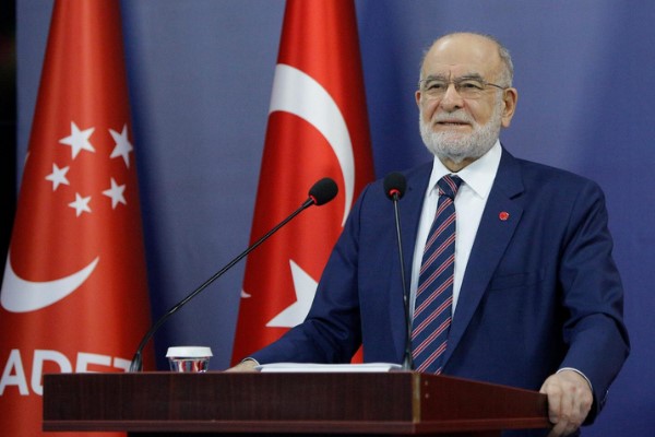 Karamollaoğlu, Ampute Milli Futbol Takımı'nı ve Iğdır Futbol Kulübü'nü tebrik etti