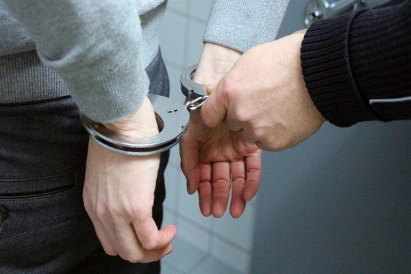 İstanbul'da hasta taşıyan ambulansın önünü kesen şahıslar yakalandı