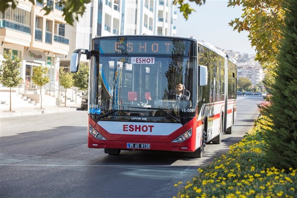 İzmir'de bayramda sorunsuz toplu ulaşım için önlemler alındı