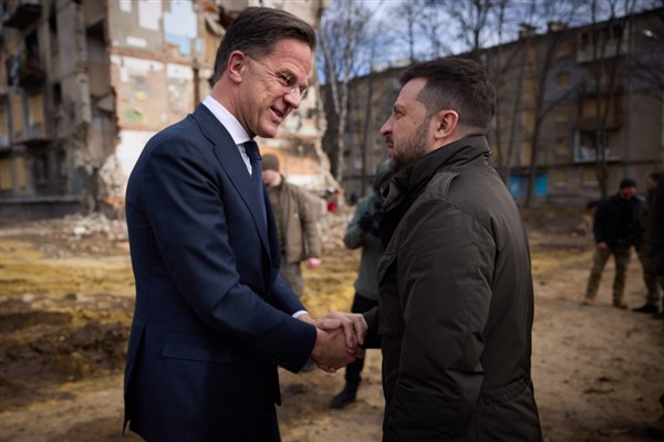 Zelenski: Rutte'yi ilkeli ve güçlü bir lider olarak tanıyorum
