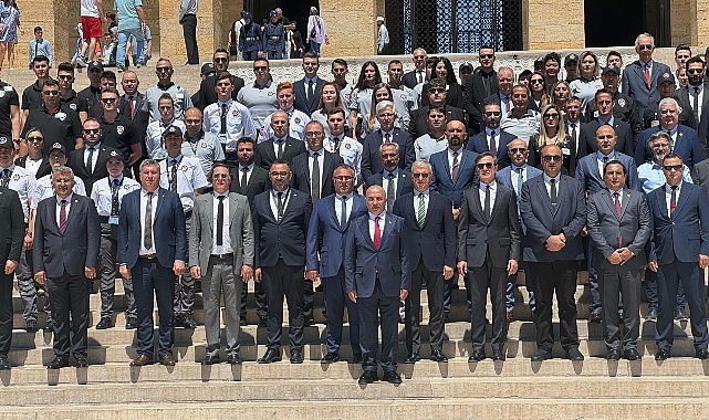 30'uncu yılını kutlayan GÜSOD, 26-30 Haziran Özel Güvenlik Günü ve Haftası'nda Anıtkabir'i ziyaret etti