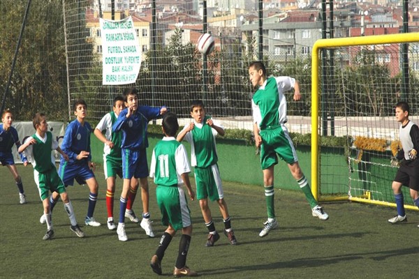 Nilüfer Belediyesi'nin yaz spor okulları başladı