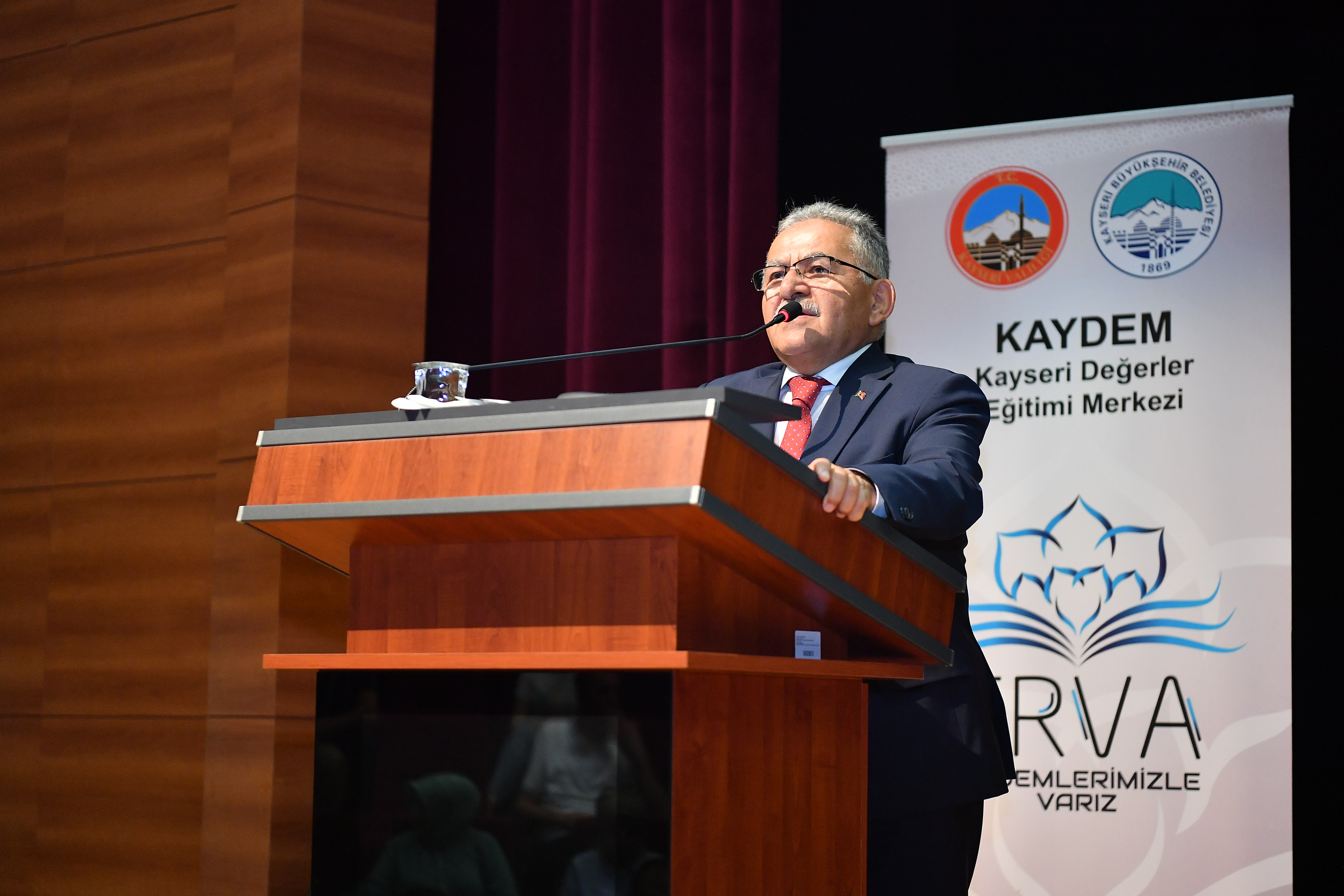 Vali Çiçek ve Başkan Büyükkılıç ERVA Yıl Sonu Programı'na katıldı